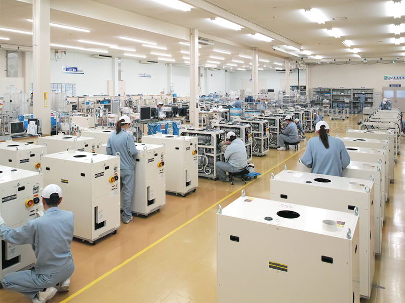 並べられたドライ真空ポンプ