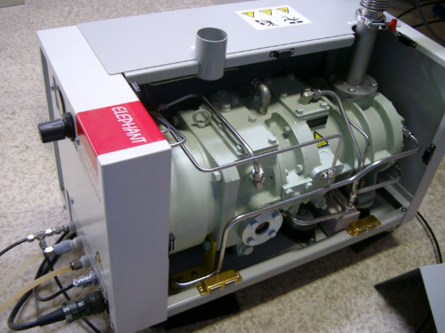 設置されたドライポンプ